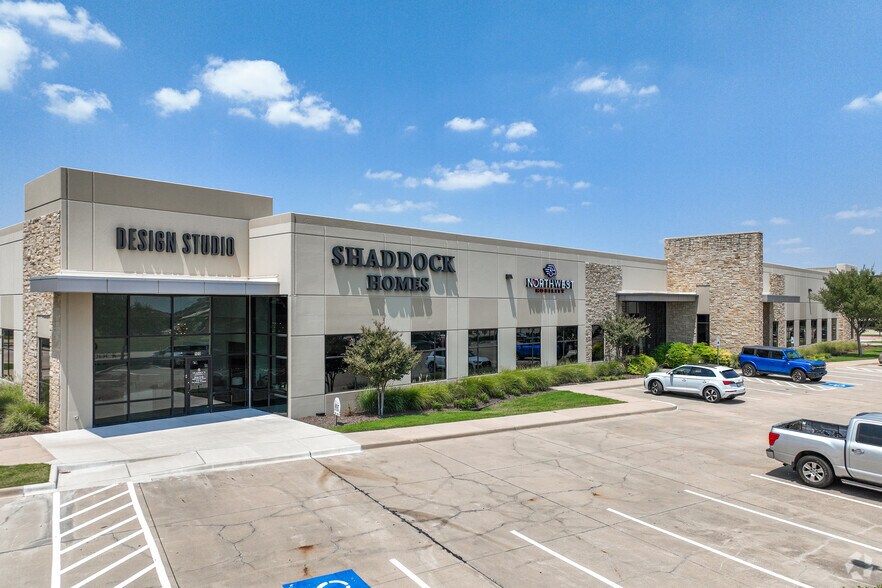 More Photos Of 6601 Cascades Ct, The Colony Light Distribution For Lease