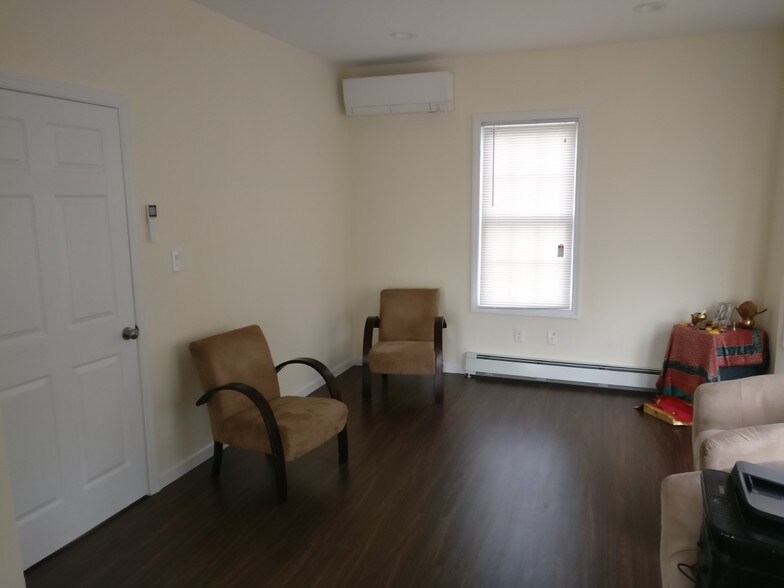 More Photos Of 65 Station Rd, Cranbury Medical For Sale