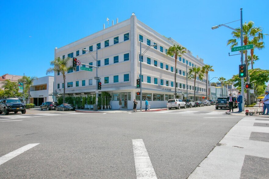 Primary Photo Of 375 N Canon Dr, Beverly Hills Healthcare For Lease
