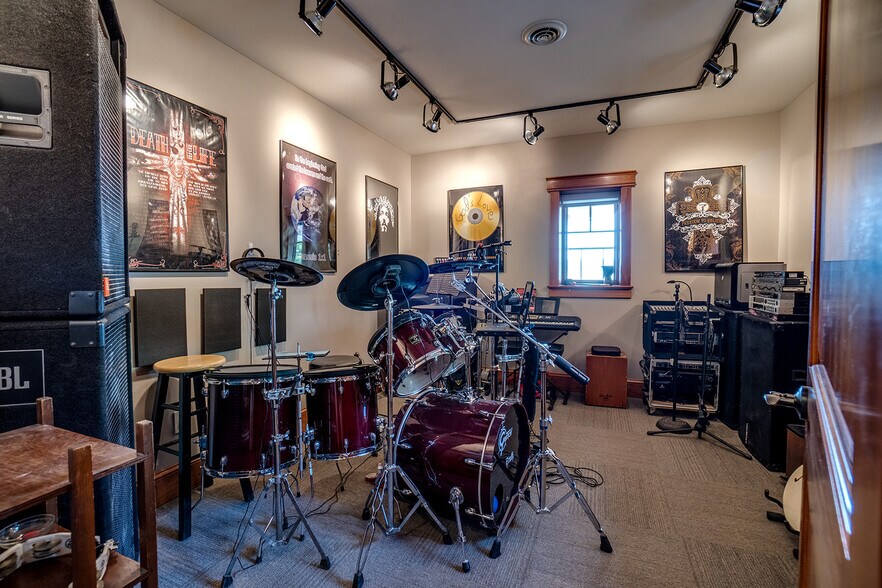 More Photos Of 3450 Esperanza Rd, Keuka Park Specialty For Sale