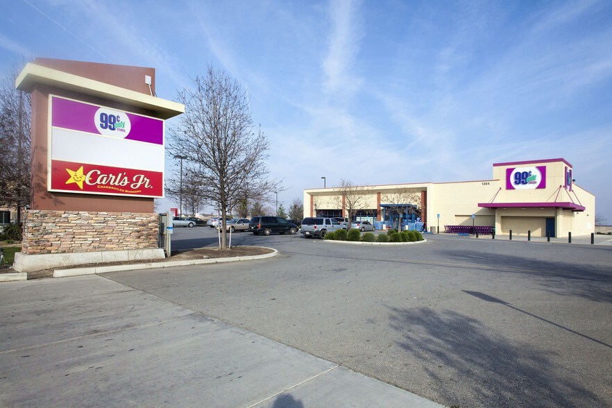 More Photos Of 1304 Highway 46, Wasco Freestanding For Sale