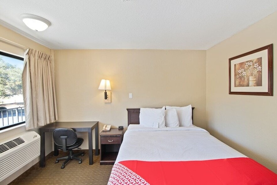 More Photos Of 4071 US 17, Richmond Hill Hotel For Sale