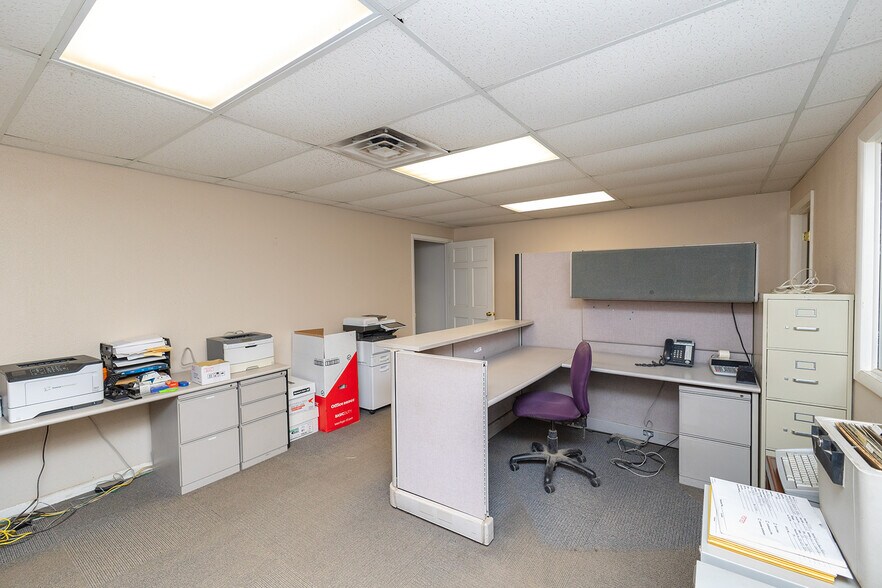 More Photos Of 890 N State Road 14, Harper Auto Dealership For Sale