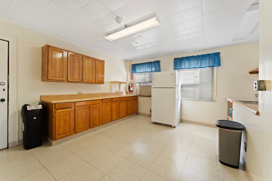 More Photos Of 21 Church St, Elmwood Park Religious Facility For Sale