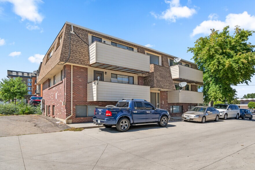 More Photos Of 1701 Warren Ave, Longmont Apartments For Sale