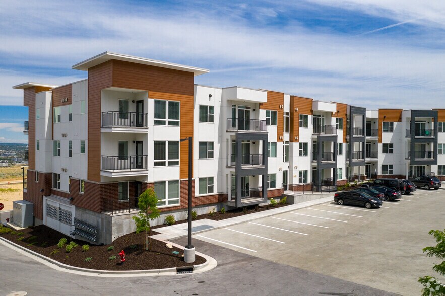 More Photos Of 14747 S Draper Pointe Way, Draper Apartments For Lease