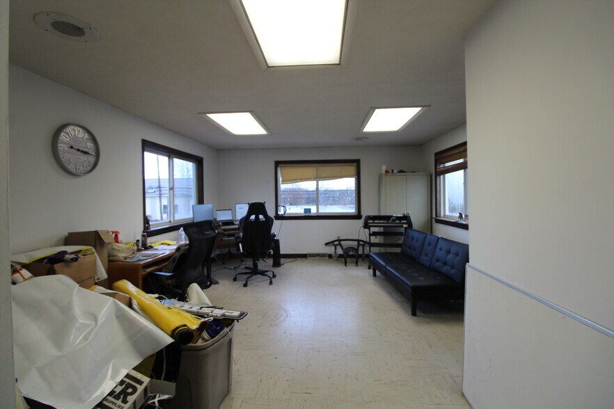 More Photos Of 585 S Main St, Central Square Auto Dealership For Sale