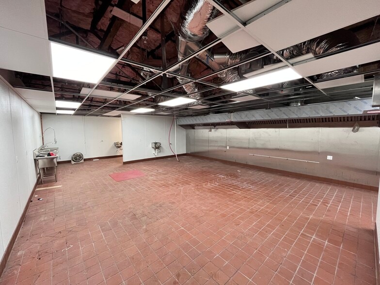 More Photos Of 1710 E 12th St, Oakland Refrigeration Cold Storage For Lease