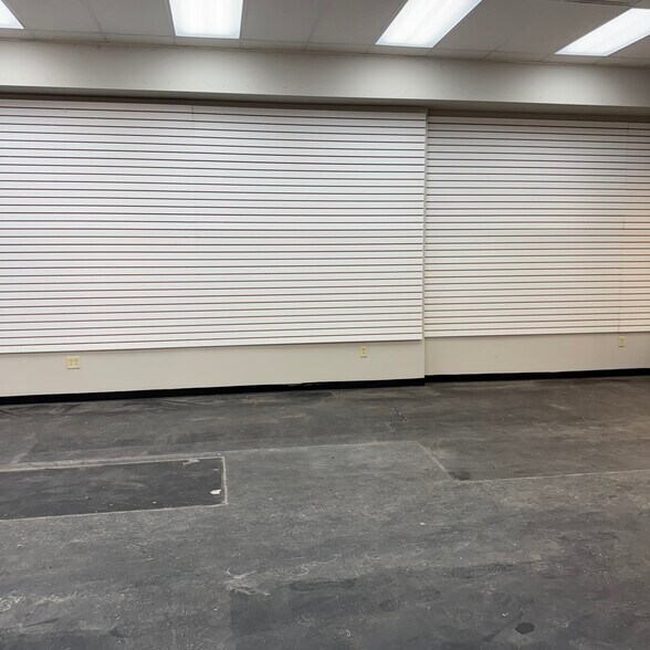 More Photos Of 2150 Oriskany St W, Utica Freestanding For Lease