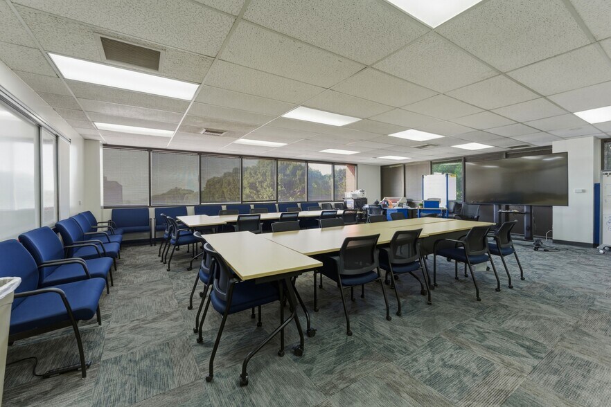 More Photos Of 7200-7202 Greenleaf Ave, Whittier Office For Sale