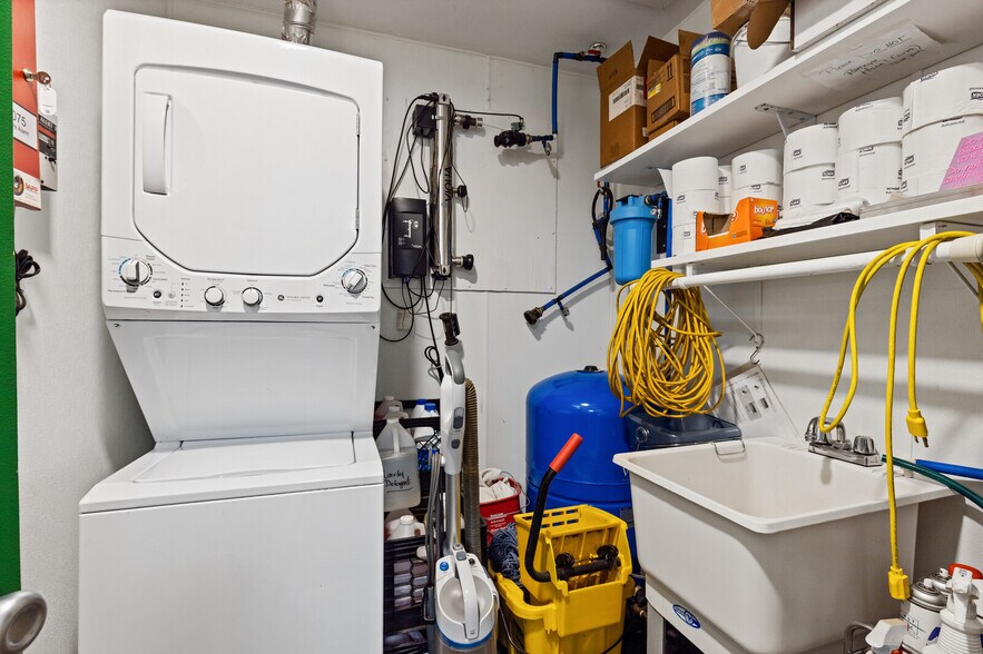 More Photos Of 205 W Main St, Liberty Restaurant For Sale