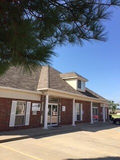 More Photos Of 10936 NW Expressway, Yukon Office For Lease