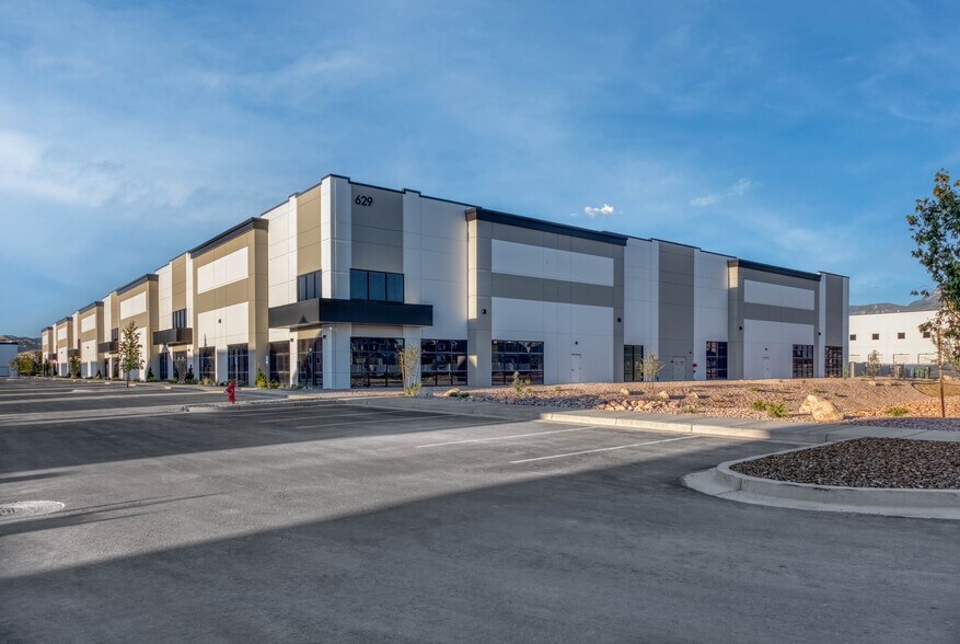 More Photos Of 593-689 N Saratoga Rd, Saratoga Springs Unknown For Lease