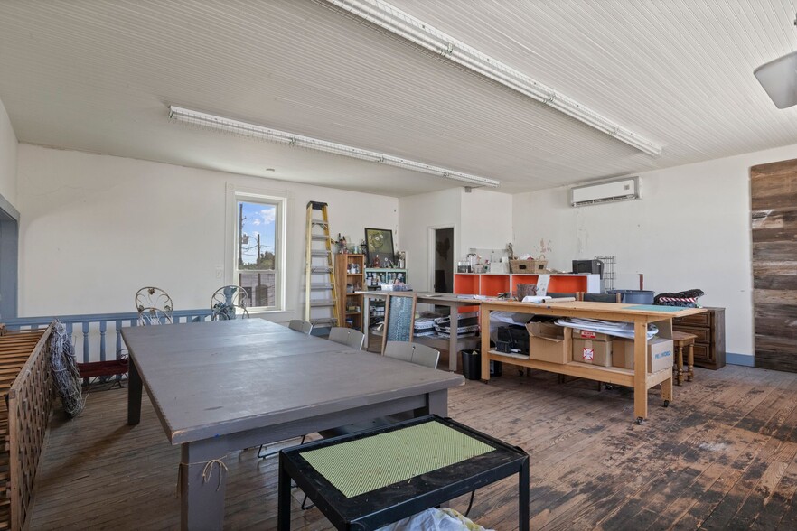 More Photos Of 219 N Main St, Winnsboro Storefront For Sale