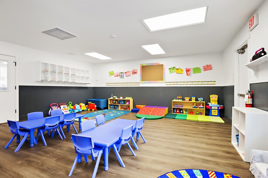 More Photos Of 3245 Executive Dr, Clearwater Daycare Center For Sale