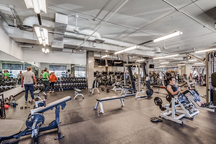 More Photos Of 2500 N Dallas Pky, Plano Office For Lease