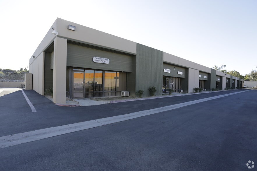 More Photos Of 11661 Martens River Cir, Fountain Valley Light Manufacturing For Lease