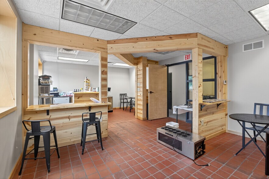 More Photos Of 1201 Water St, Stevens Point Storefront Retail Office For Sale