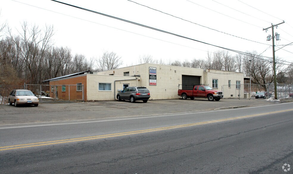 More Photos Of 160-180 Governor St, East Hartford Manufacturing For Lease