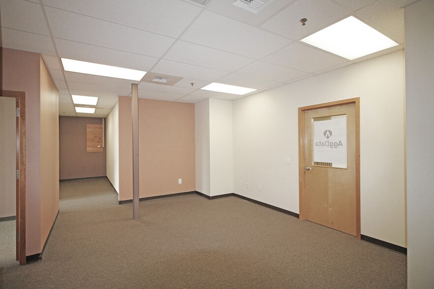 More Photos Of 1520 Wilmington Dr, Dupont Unknown For Sale