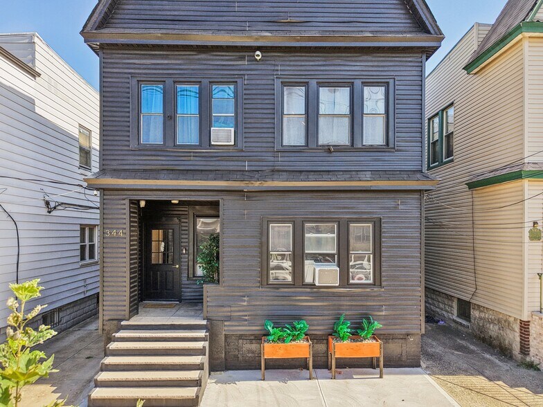 More Photos Of 344 Danforth Ave, Jersey City Multifamily For Sale