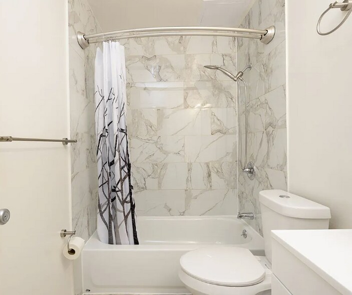 More Photos Of 303 Lee St, Oakland Apartments For Sale