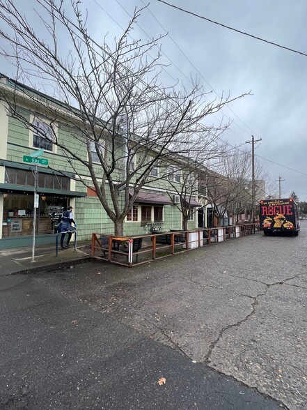 More Photos Of 2304 N Killingsworth St, Portland Warehouse For Sale