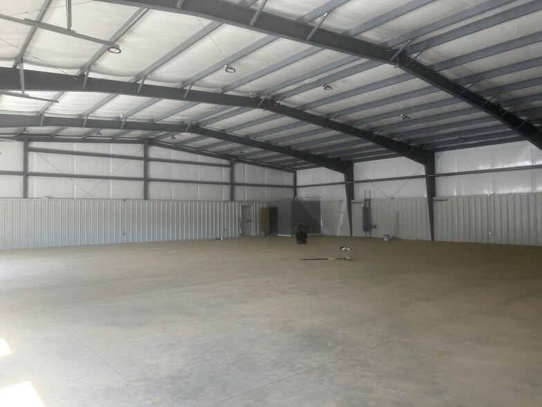 More Photos Of 4028 Kings Mountain Hwy, Bessemer City Flex For Lease