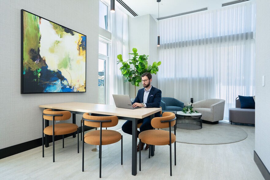 More Photos Of 330 E 3rd St, Long Beach Apartments For Lease