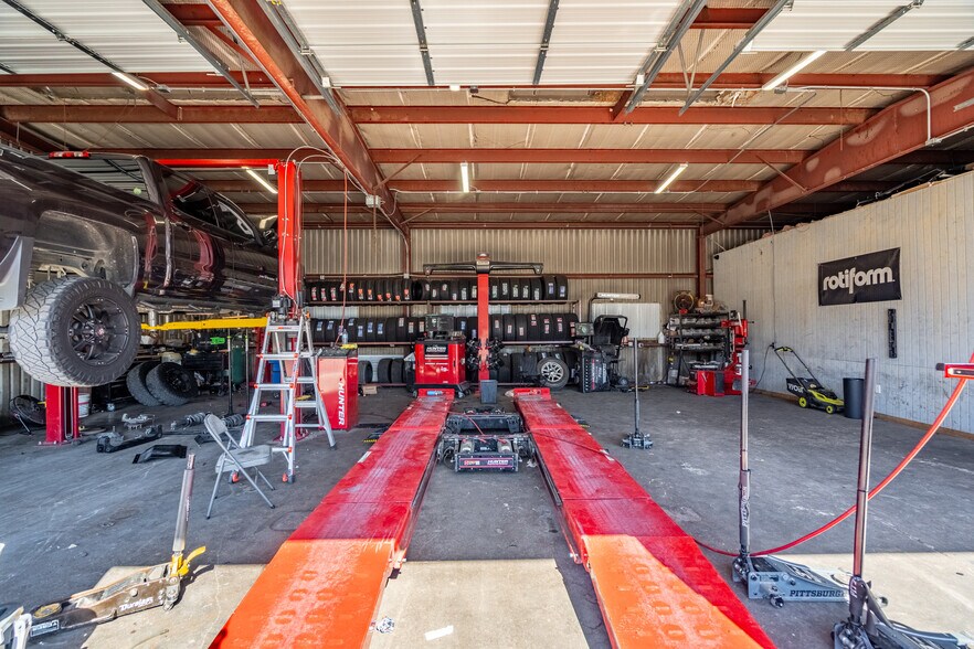 More Photos Of 1004 W Main St, Crowley Auto Repair For Sale