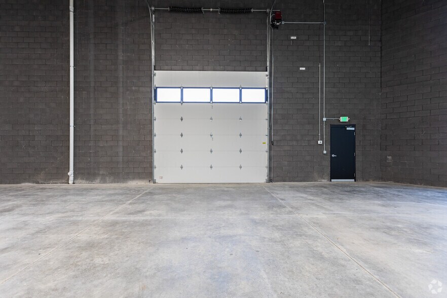More Photos Of 1564 250 W, Spanish Fork Showroom For Lease
