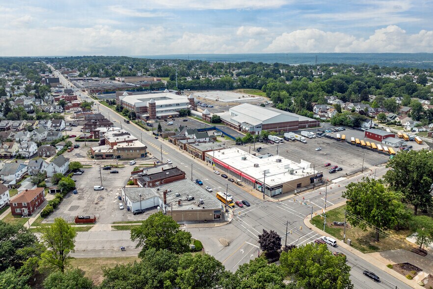 More Photos Of 4790-4802 Turney Rd, Garfield Heights Freestanding For Lease