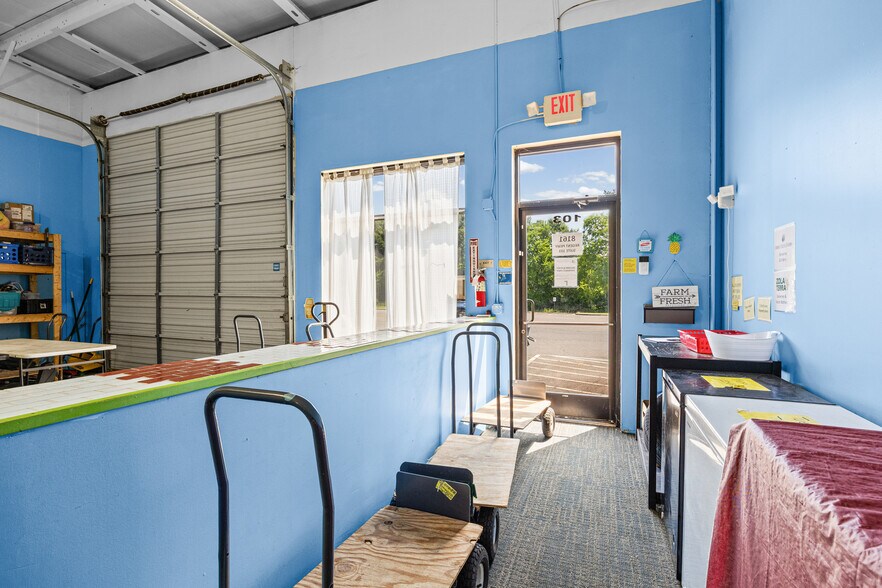 More Photos Of 8161 Regent Pky, Fort Mill Warehouse For Lease