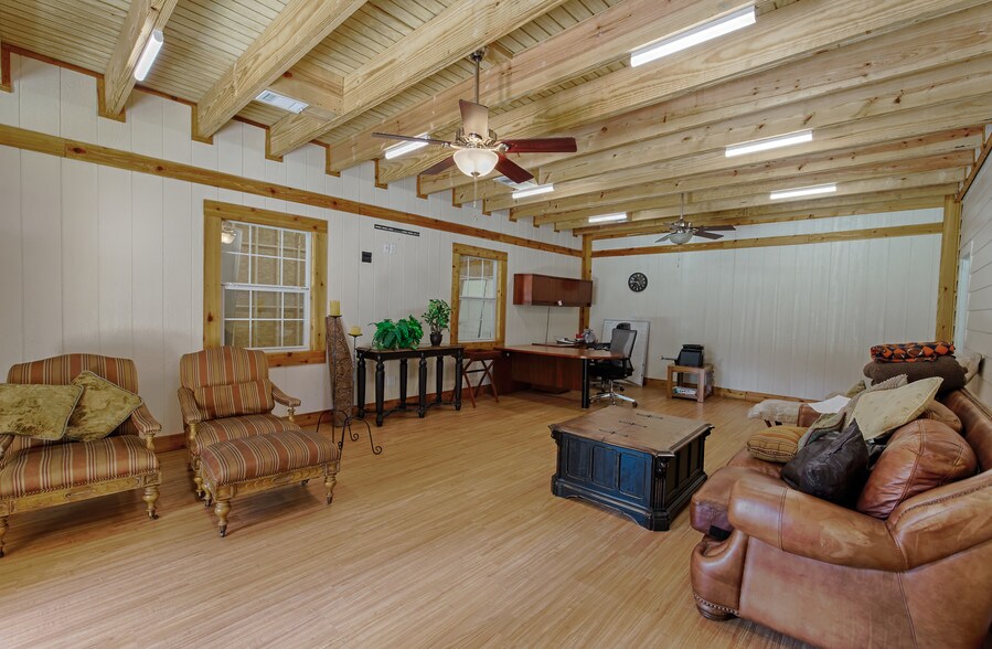 More Photos Of 16259 FM 149, Montgomery Light Manufacturing For Sale