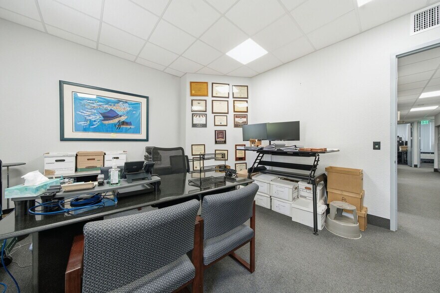 More Photos Of Sans Souci Blvd, Miami Office For Sale