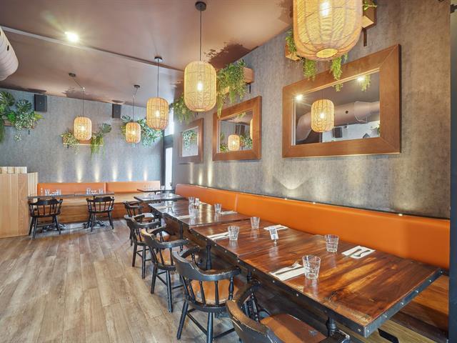 More Photos Of 5490 Boul Saint-Laurent, Montréal Convenience Store For Sale