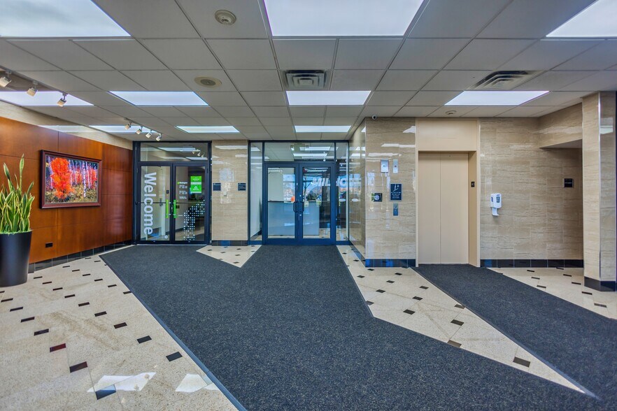 More Photos Of 555 E Butterfield Rd, Lombard Office For Lease