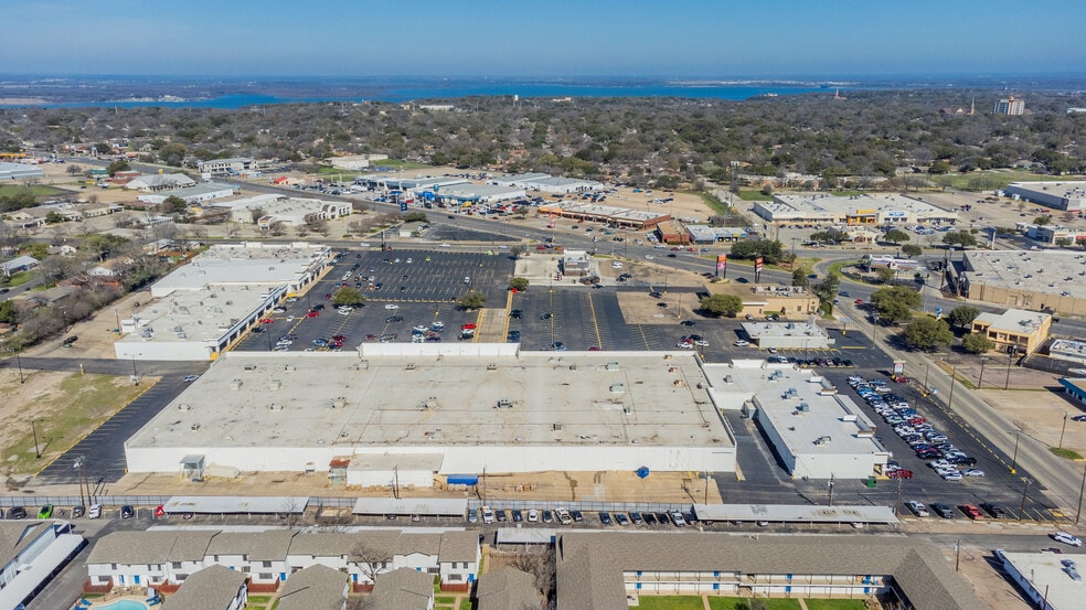 More Photos Of 1200 Richland Dr, Waco Unknown For Lease