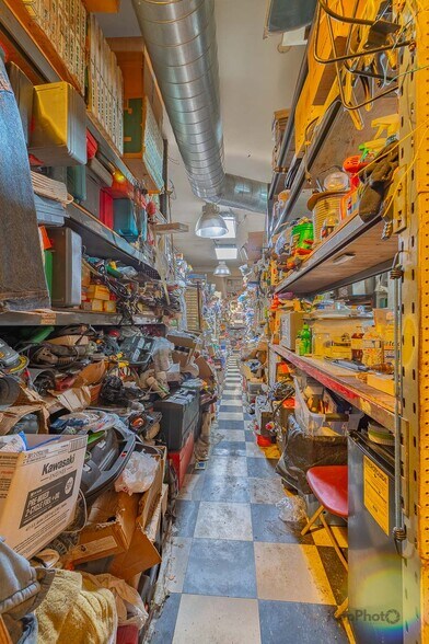 More Photos Of 601 W 47th St, Chicago Storefront Retail Residential For Sale