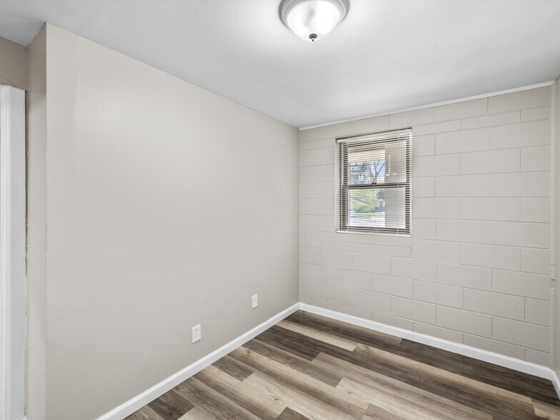 More Photos Of 1001 W Parrish Ave, Owensboro Apartments For Sale