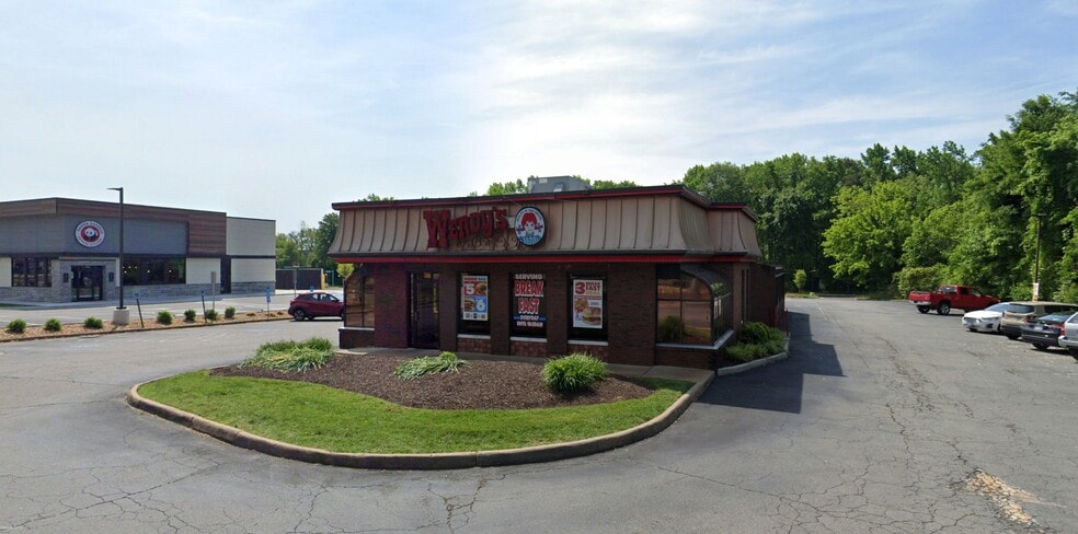 More Photos Of 807 England St, Ashland Fast Food For Lease