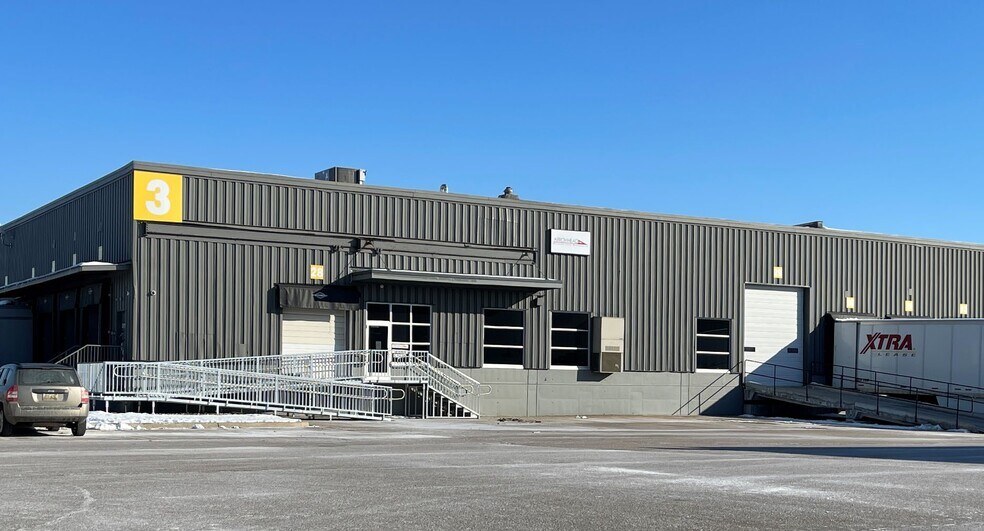 More Photos Of 31774-31778 Enterprise Dr, Livonia Manufacturing For Lease