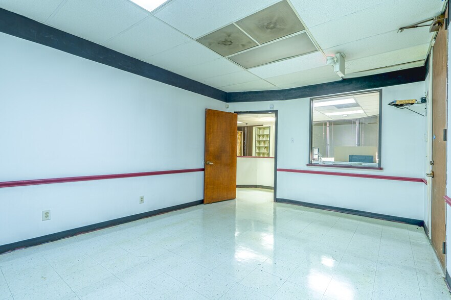 More Photos Of 2424 Hamilton St, Houston Medical For Lease