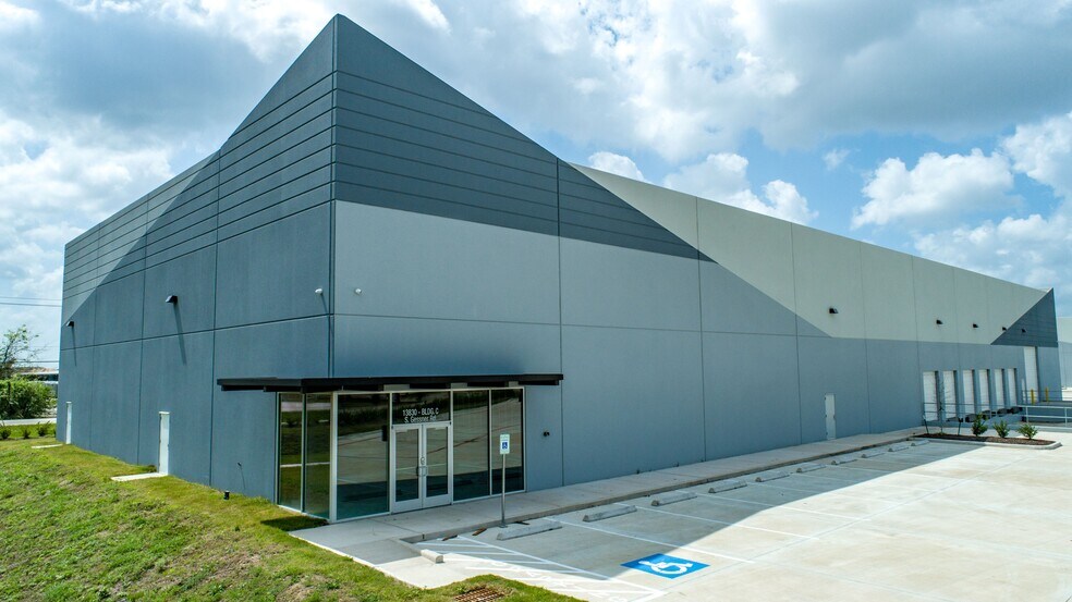 Primary Photo Of 13830 S Gessner Rd, Missouri City Warehouse For Lease