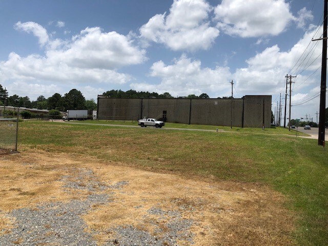 More Photos Of 6821 W 70th St, Shreveport Office For Sale