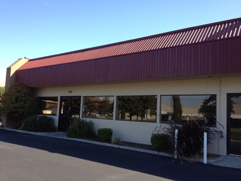 More Photos Of 232-250 S Hillview Dr, Milpitas Warehouse For Lease