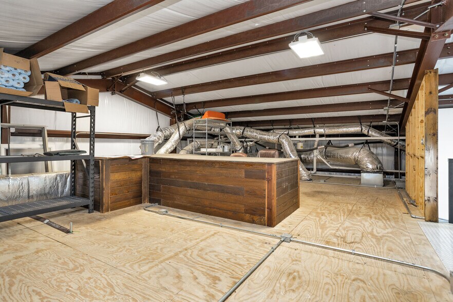 More Photos Of 1308 N Frazier St, Conroe Service For Sale