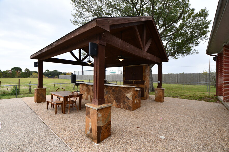 More Photos Of 19250 Becker Rd, Hockley Land For Sale