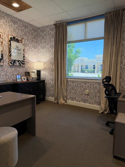More Photos Of 20008 Champion Forest Dr, Spring Medical For Lease