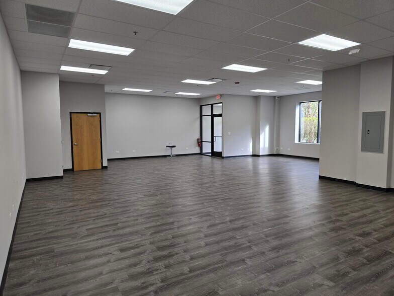 More Photos Of 731 S Route 21, Gurnee Medical For Sale